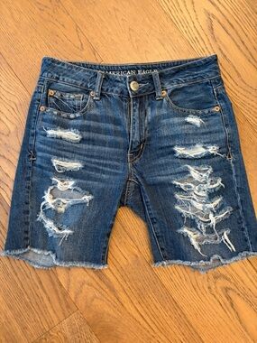American Eagle Distressed Women's Denim Shorts - Blue